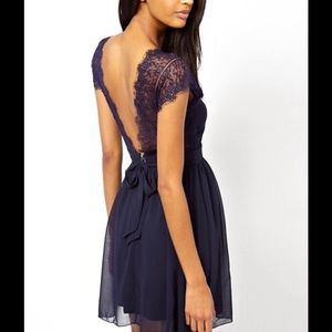 Elise Ryan Lace Skater Dress with Scallop Back