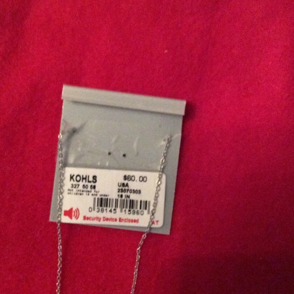 Necklace. Perfect for Spring! - Picture 2 of 3