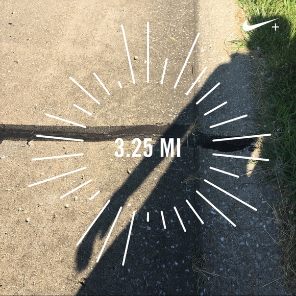 Meet your Posher, Mireya j. - Picture 2 of 2