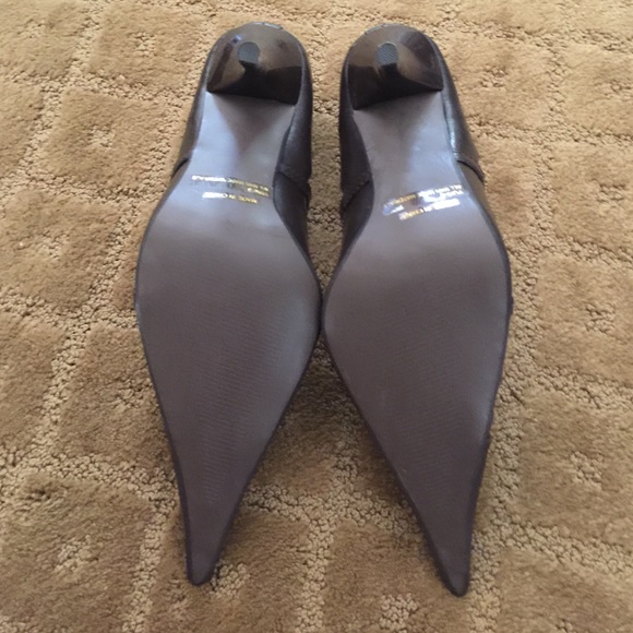 Heels - Picture 3 of 4