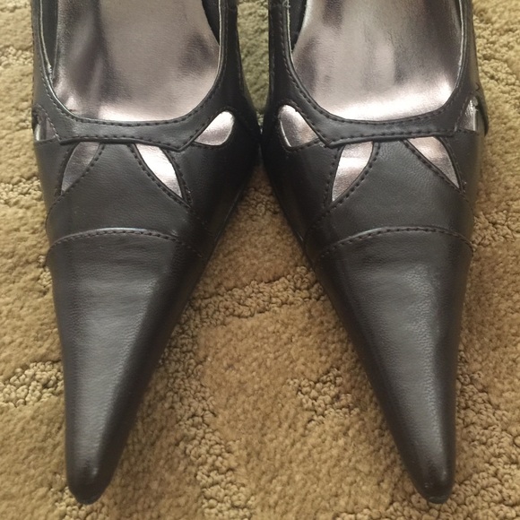 Heels - Picture 4 of 4