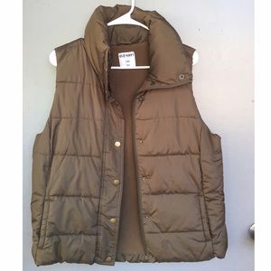 Army green puffer vest