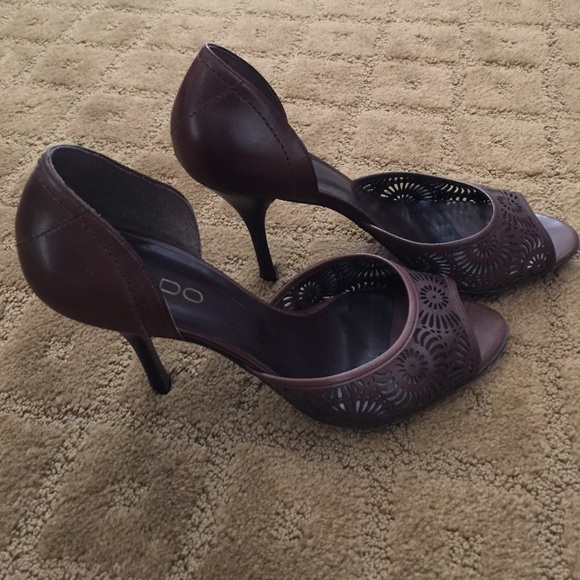 Heels - Picture 2 of 4
