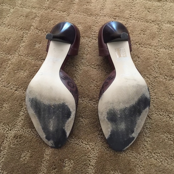 Heels - Picture 4 of 4