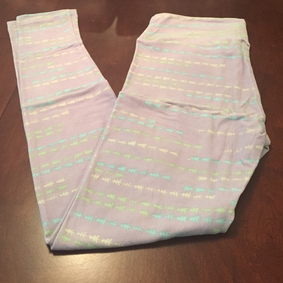 BNWT LuLaRoe OS leggings - purple with arrows!