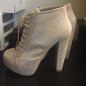 Platform sparkly Booties