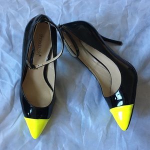 Black with Neon Yellow tips By Shoe Dazzle
