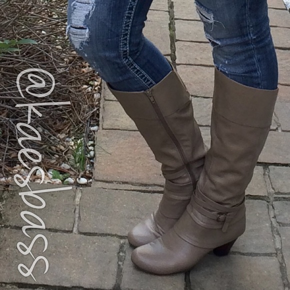 baretraps gray boots