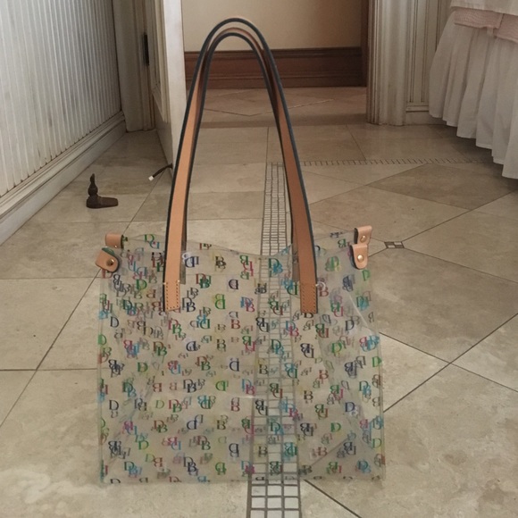 Dooney & Bourke Clear "IT" lunch bag tote
