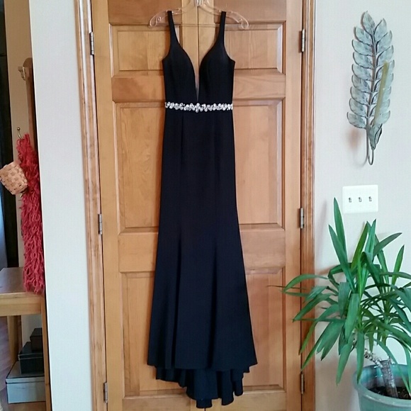Elegant black evening gown - Picture 3 of 7