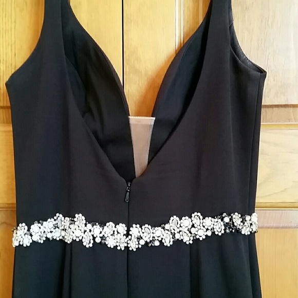 Elegant black evening gown - Picture 5 of 7