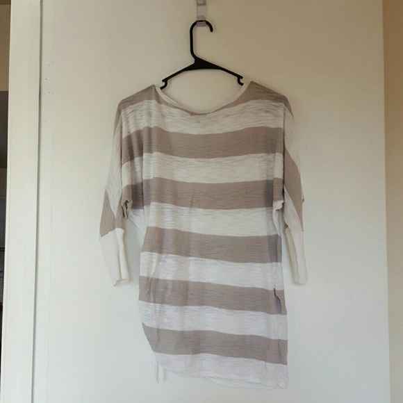 Express Slouchy 3/4 Length Top - Picture 3 of 4