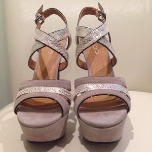 Aldo suede heels!