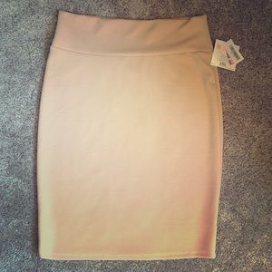 LuLaRoe Textured Cream Cassie 2XL