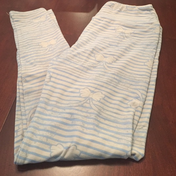 FLASH SALE LuLaRoe OS leggings - gray w/blue bows!