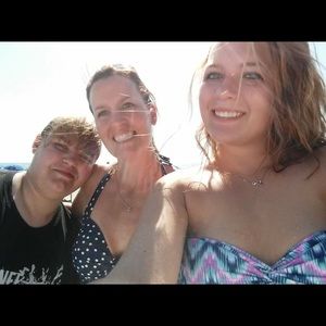 Meet your Posher, Caitlyn