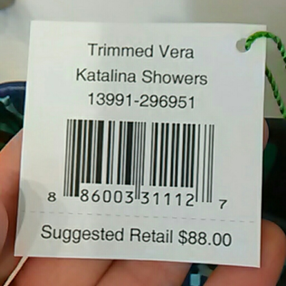 🎄SALE🎄Vera Bradley trimmed Vera tote NWT - Picture 6 of 6