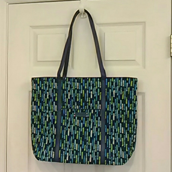 🎄SALE🎄Vera Bradley trimmed Vera tote NWT - Picture 5 of 6