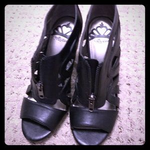 Fergalicious cage peep toe heels. Size 7. Black