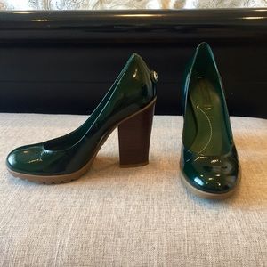 BCBGMaxAzria Green Patent Leather Pumps  Size 7.5