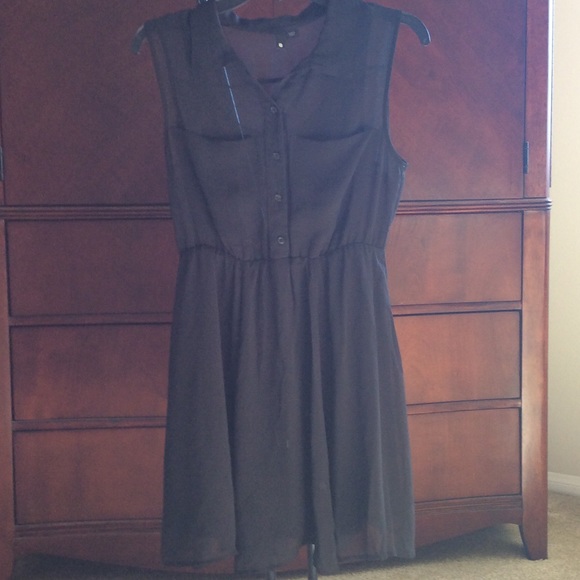 The Black Dress - Picture 1 of 3