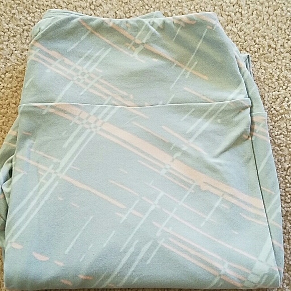 Lularoe leggings TC - new and never worn