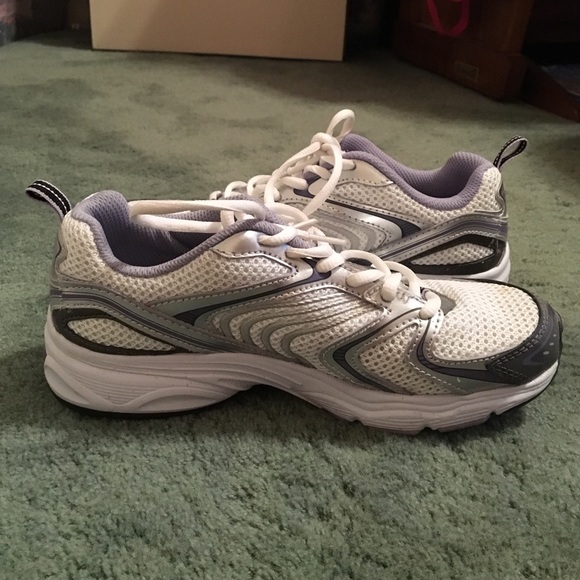 Shoes - Picture 2 of 4