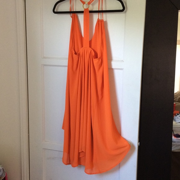 Selling beautiful summer dress - Picture 2 of 3