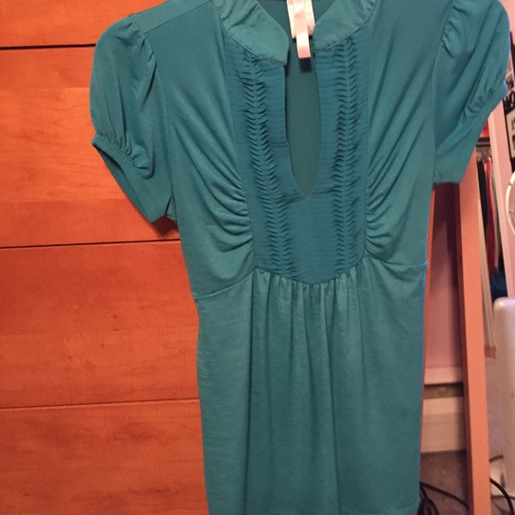 Teal top
