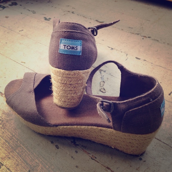 TOMS wedge sandal
