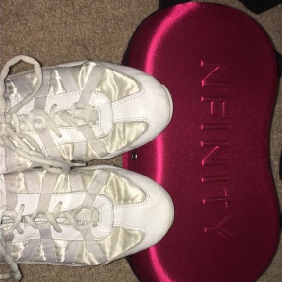 Nfintiy cheer shoes