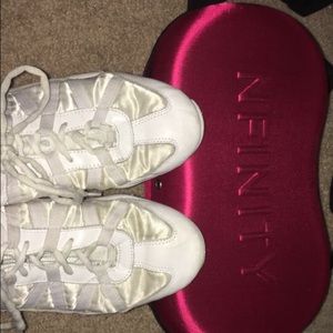 Nfintiy cheer shoes