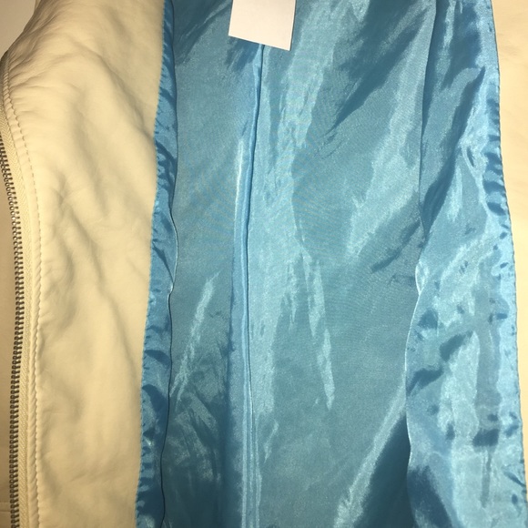 Beige top nwt - Picture 3 of 3