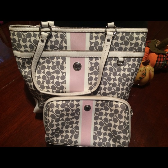 Coach Purses - Picture 3 of 4