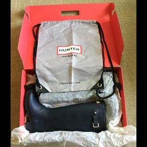 More pictures of Hunter Tour Navy Boots