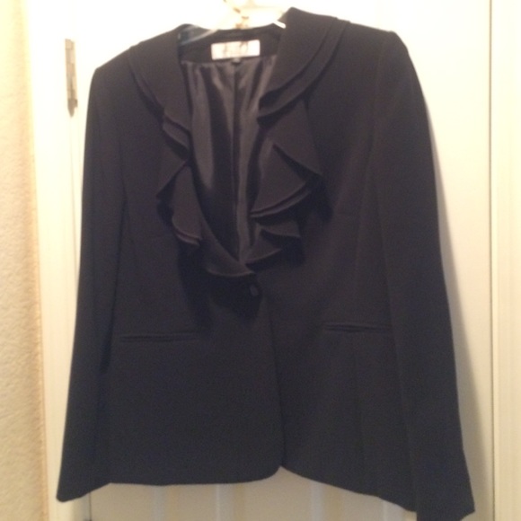 Tahari Womens' Suit