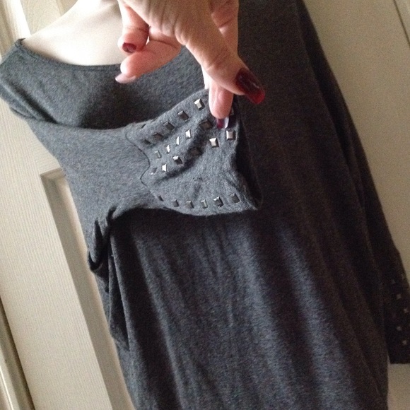Amber Blue gray soft lite material top w/ studs🎄 - Picture 3 of 3