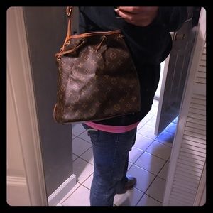 SOLD SOLD SOLD. Extra pics of LV