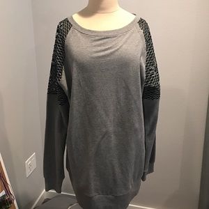 URBAN OUTFITTERS SWEATER