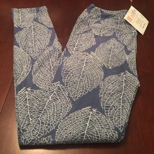 BNWT LuLaRoe OS leggings - blue with white leaves!