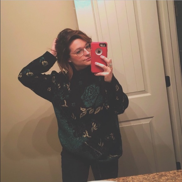 SOLD🚫🚫🚫🚫Vintage turtle neck sweater