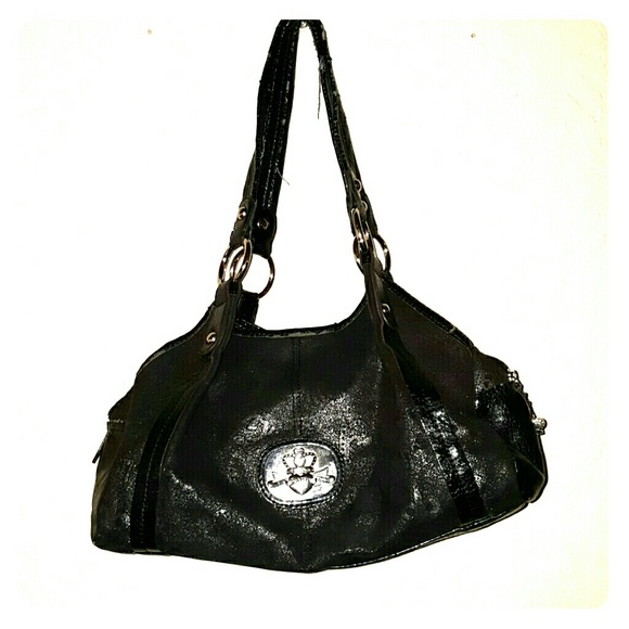 Medium size black purse