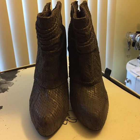 Elizabeth and James snake skin boot - Picture 2 of 4