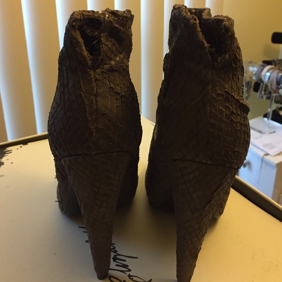 Elizabeth and James snake skin boot - Picture 4 of 4