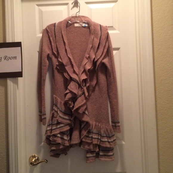Brown ruffled sweater