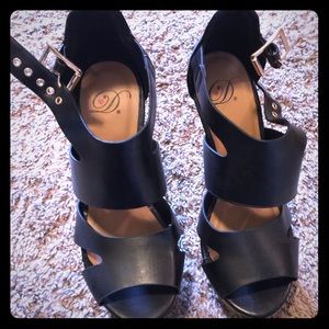 Size 6 brand new wedges