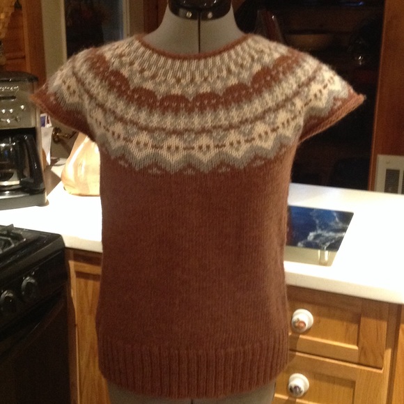 Banana Republic capped sleeveless, Sweater