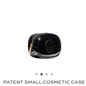 SOLD ON MERC Tory Burch NWT Small Cosmetic Case
