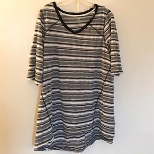 Lane Bryant B/W 18/20 Casual Top