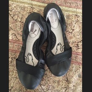Woman's Puma Flats